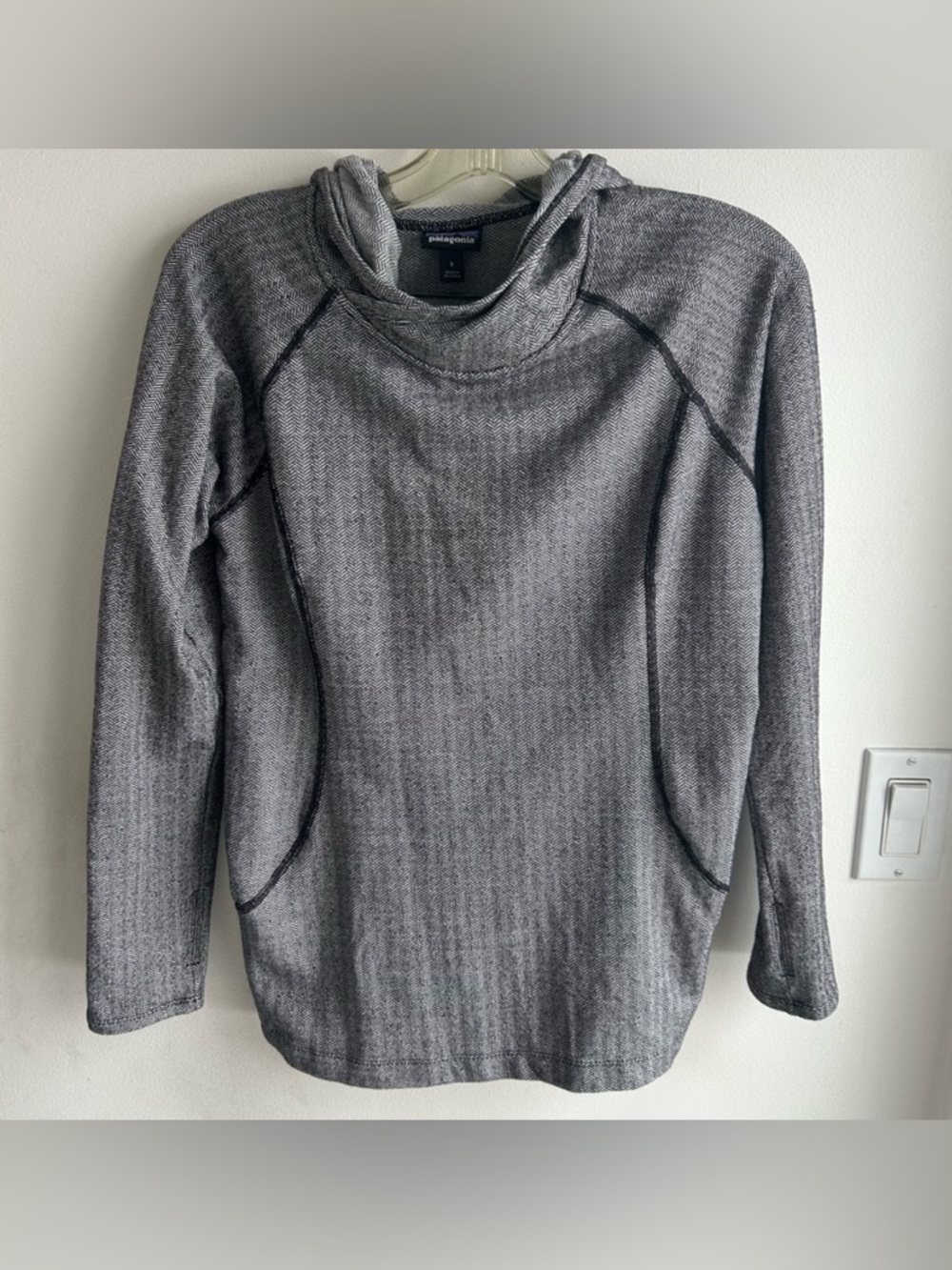 Patagonia Women's Active Herringbone Hoody. Women’s size Small.